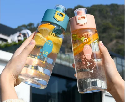 En gros 700 Ml Personnalisation Sans BPA Passoire À Thé En Plastique Sport Bouteille Fruit Infuser Bouteille D'eau